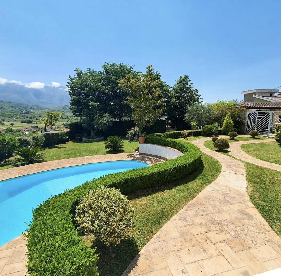 Vila Elida Tragjas Luaran gambar