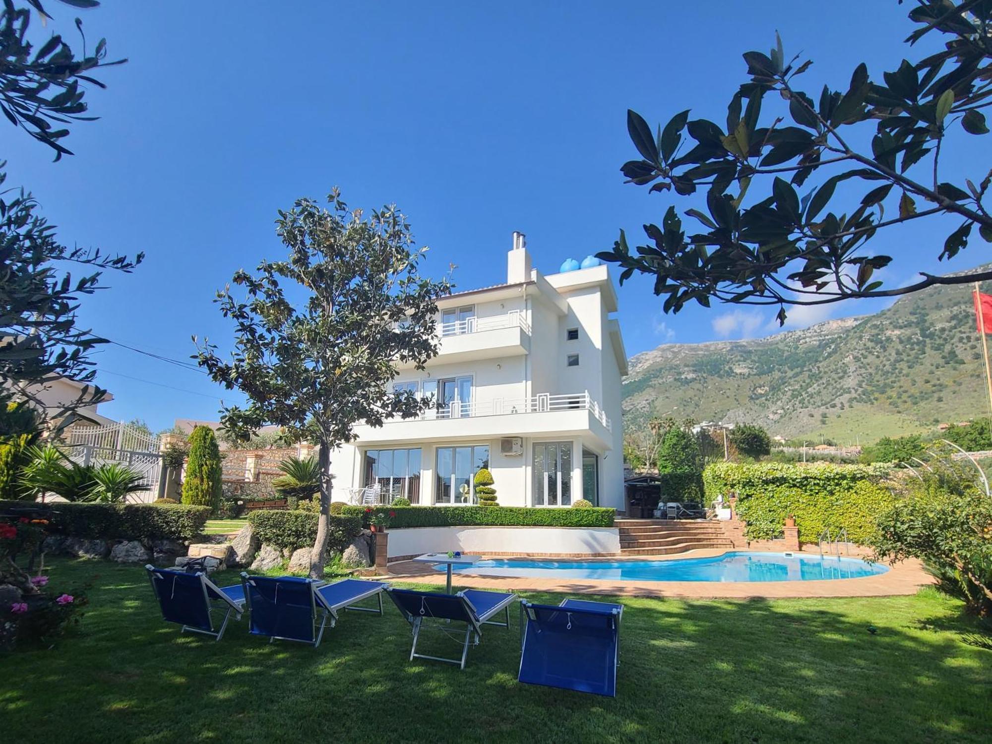Vila Elida Tragjas Luaran gambar