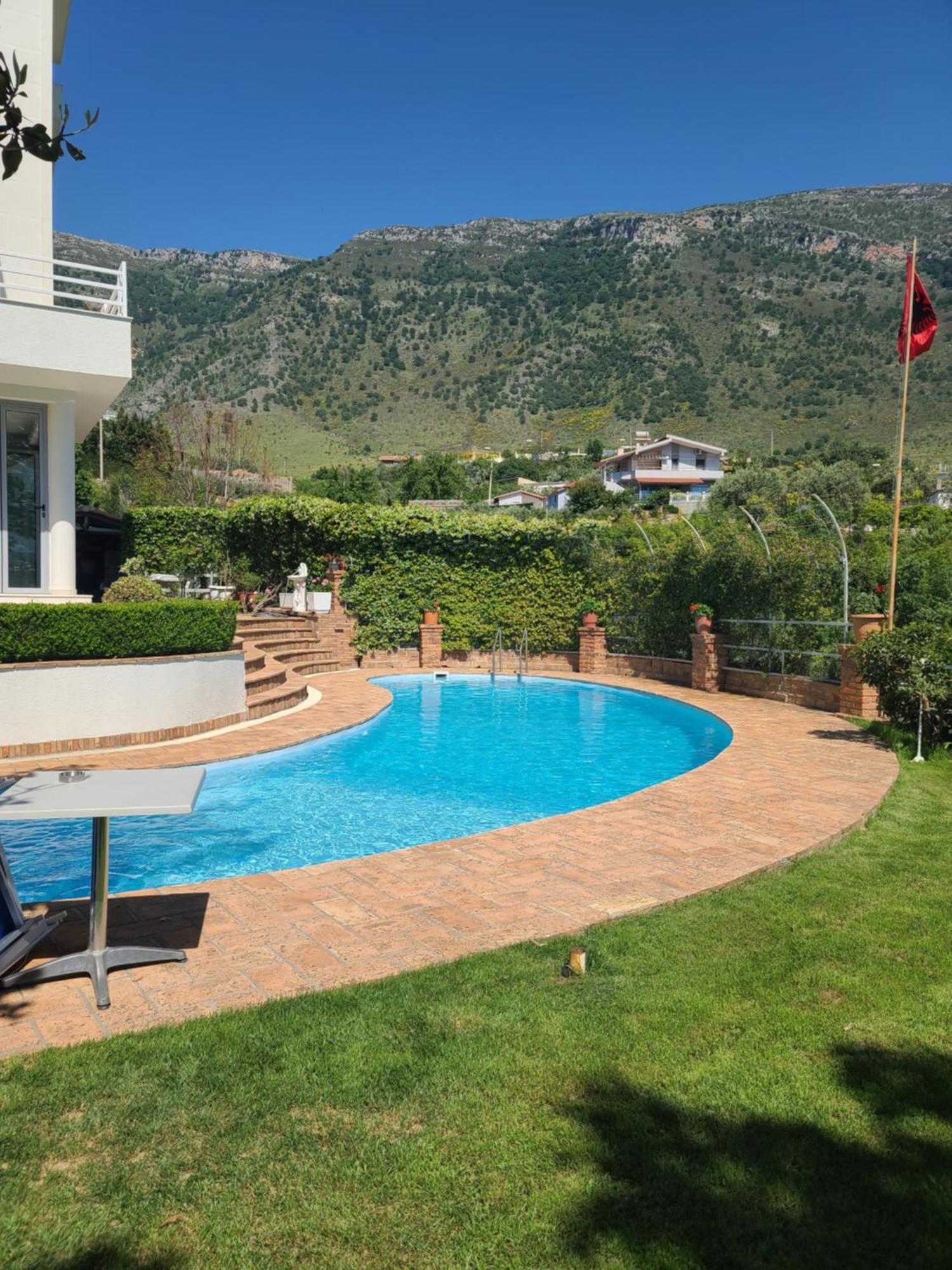 Vila Elida Tragjas Luaran gambar