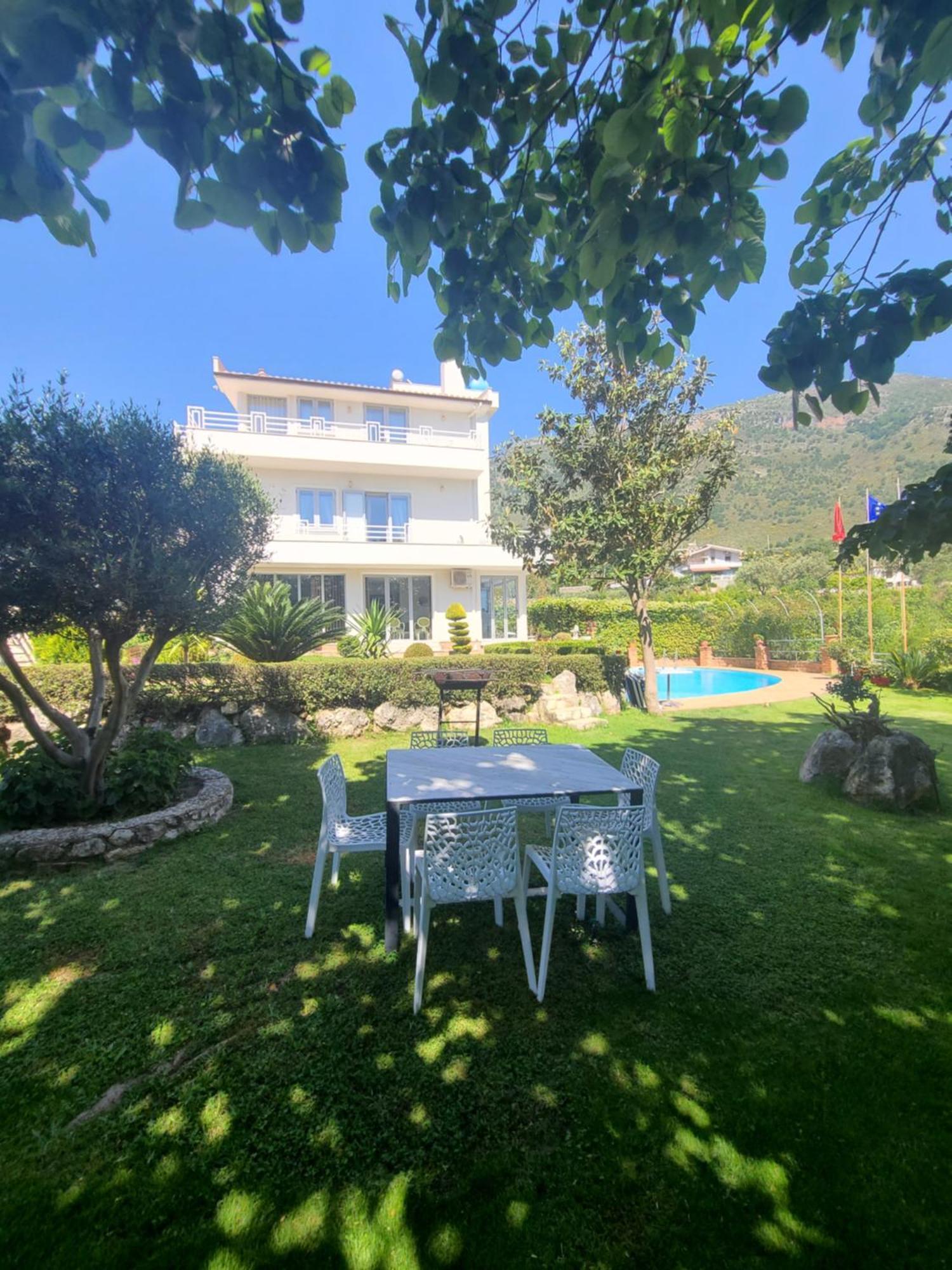 Vila Elida Tragjas Luaran gambar