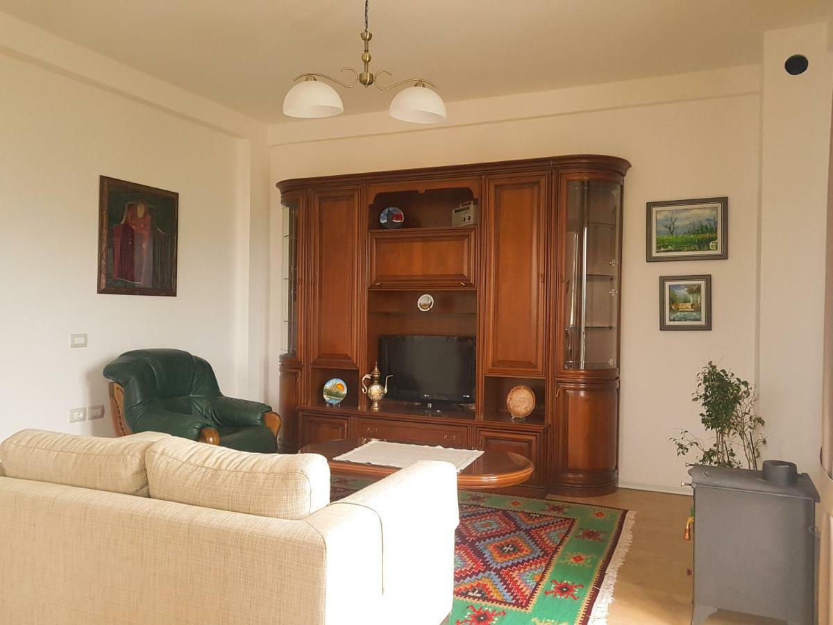 Vila Elida Tragjas Luaran gambar