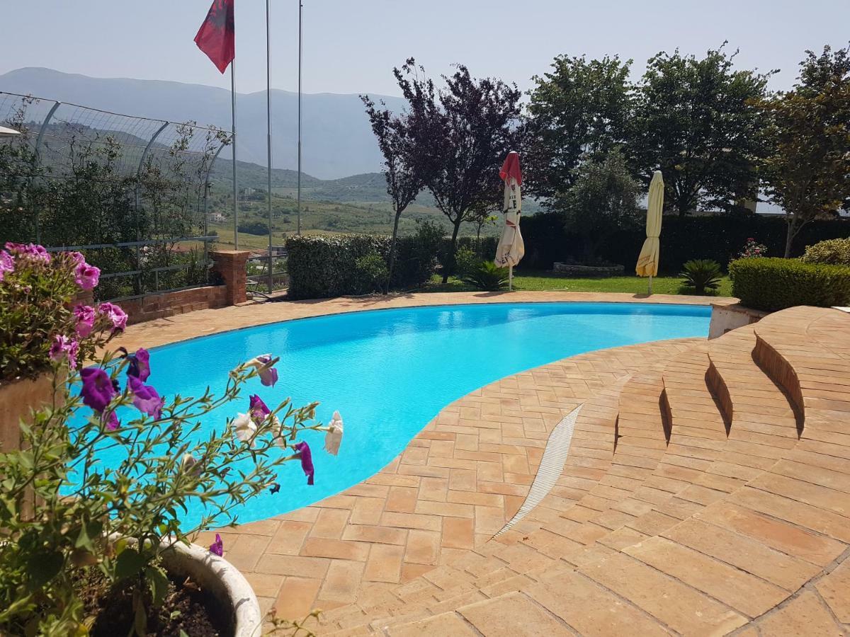 Vila Elida Tragjas Luaran gambar