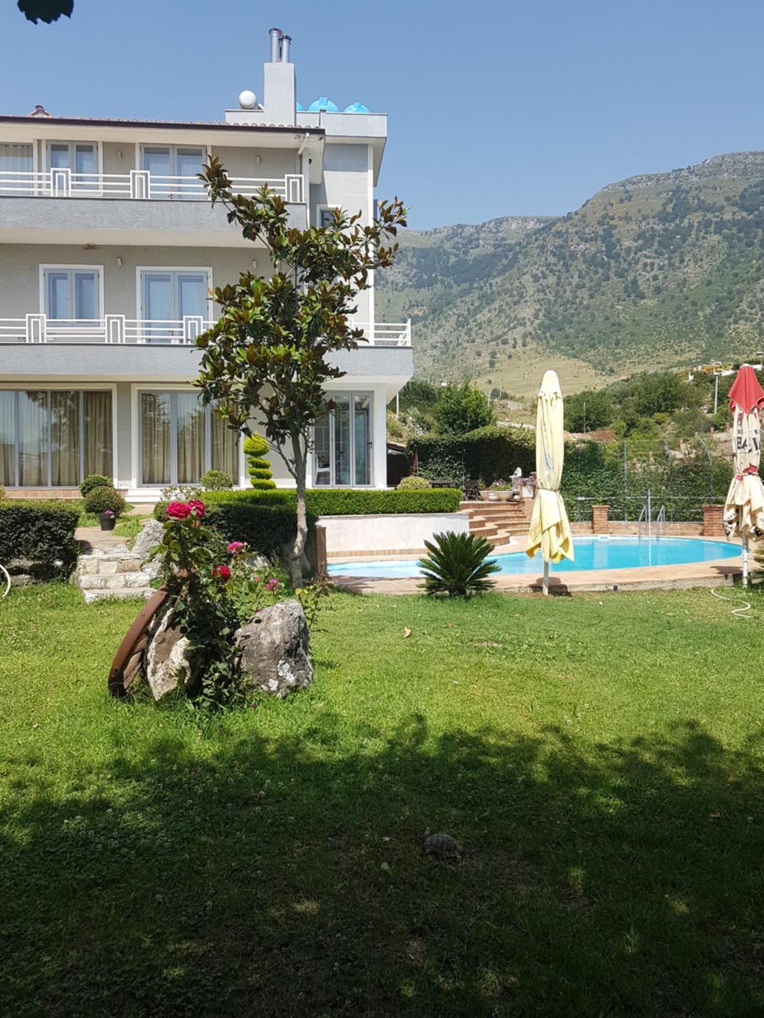 Vila Elida Tragjas Luaran gambar