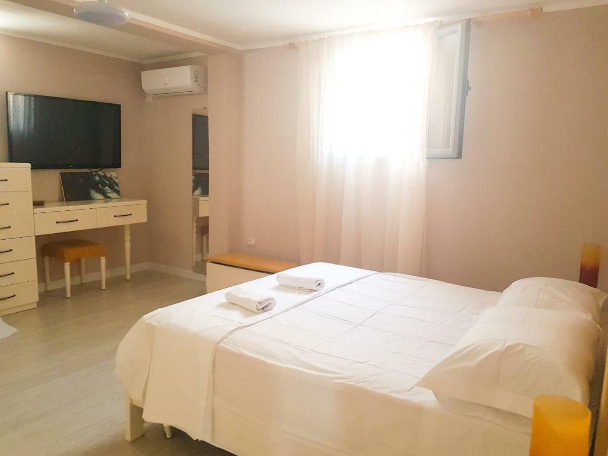 Vila Elida Tragjas Luaran gambar